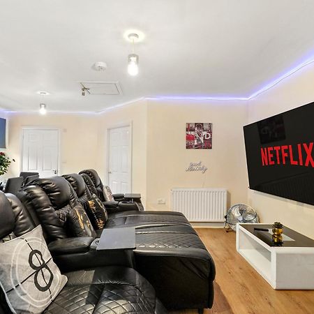 Lt Properties Unique Bungalow Style Spacious One Bedroom Apartment In Luton Town Centre Super Size Round Bed Netflix Eksteriør bilde